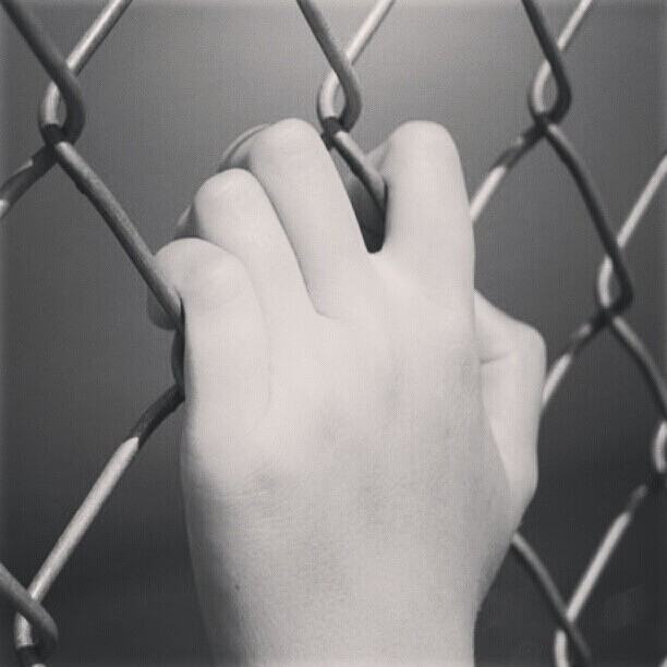Hold on to Fence, Hand