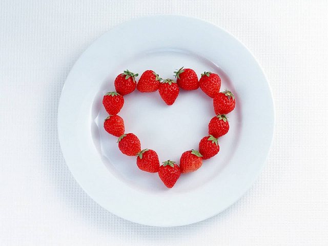 love heart, strawberries, plate